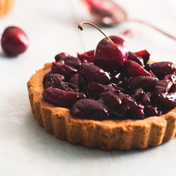 Cherry Tartlets - Recipe photo by gnom-gnom