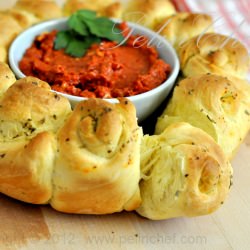 Spicy Pull Apart Bread With Muhamma - Recipe photo by PelinChef