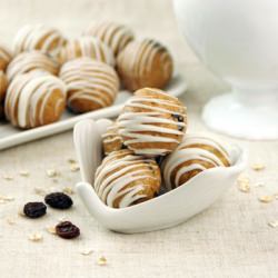 Cinnamon Raisin Energy Bites - Recipe photo by MissCandiQuik