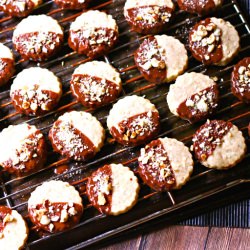 Chocolate Macadamia Nut Shortbread - Recipe photo by forbiddenrice