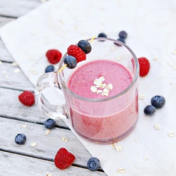 Berry and Oat Smoothie - Recipe photo by sunnyvegan