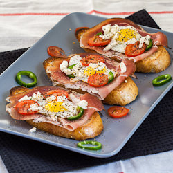 Quail Eggs Crostini - Recipe photo by baker