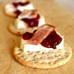 Brie, Bacon and Cranberry Canape - Recipe photo by lauraboutique