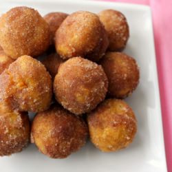 Pumpkin Donut Puffs - Recipe photo by Soni