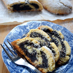 Poppy Seed Roll – Makovnjaca - Recipe photo by Kitchen Nostalgia