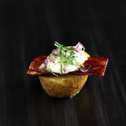 Potatoes w/ Sour Cream & Bacon - Recipe photo by Delicious tapas