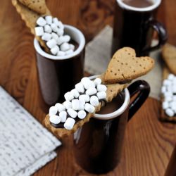 S'mores Cookie Sticks - Recipe photo by Hanielas