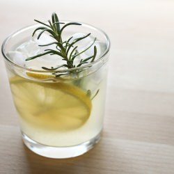 Vanilla-Rosemary Lemonade - Recipe photo by SoHungryBlog