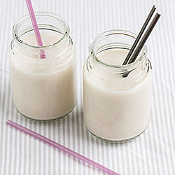 Pear-Walnut Smoothie - Recipe photo by strudelandcream