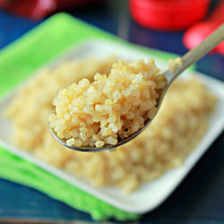 How To Cook Quinoa - Recipe photo by Aromatic Cooking