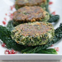 Spinach & White Bean Burgers - Recipe photo by dailywaffle