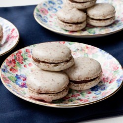 How to Make Macarons - Recipe photo by KeepItSweet