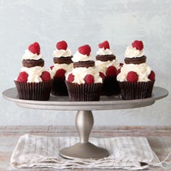 Lemon Raspberry Cupcakes - Recipe photo by BakersRoyale
