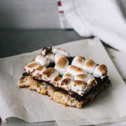 Coconut + Banana S'more Bars - Recipe photo by topwithcinnamon