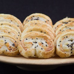 Cheese and Cardamom Puff Pastry - Recipe photo by Las Cosas de Cosima