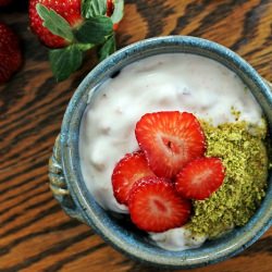 Strawberry Pistachio Yogurt - Recipe photo by thenutritionalepiphany