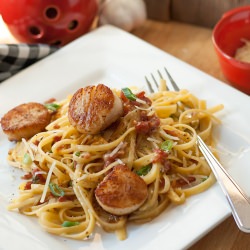 Carbonara with Pan Seared Scallops - Recipe photo by artandthekitchen