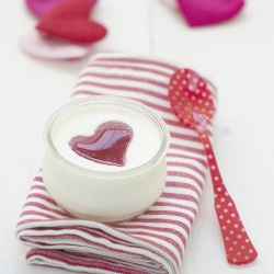 Valentine´s Pana Cotta - Recipe photo by Cocinando con Manu CatMan