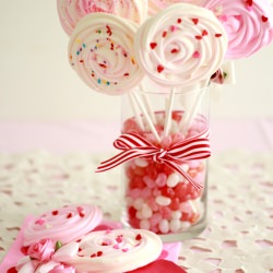 Meringue Pops - Recipe photo by fabelicious