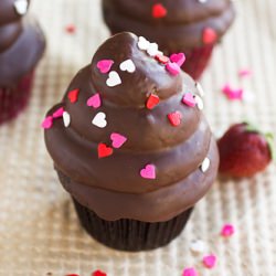 Choco Covered Strawberry Cupcakes - Recipe photo by smellslikehome