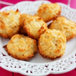 Easy Coconut Macaroons - Recipe photo by Comfort of Cooking