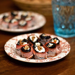 Bacon Wrapped Prunes - Recipe photo by palachinka