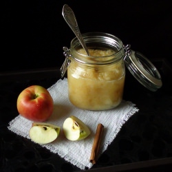 Homemade Apple Sauce - Recipe photo by liana_v