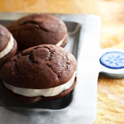 Chocolate-Whoopie Pie - Recipe photo by mookiesbaker