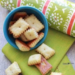 Cheddar Cheese Crackers - Recipe photo by kneadtocook