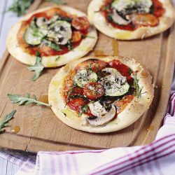 Vegan Mini Pizza - Recipe photo by KinoiKuchnia