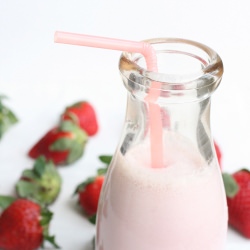 Strawberry Bunny Milk - Recipe photo by Africasmel