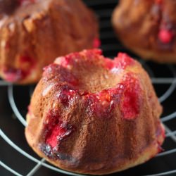 Kouglof with Pink Pralines - Recipe photo by delicedorient