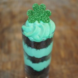 Brownies with Oreos and Cream - Recipe photo by AmateurKitchen