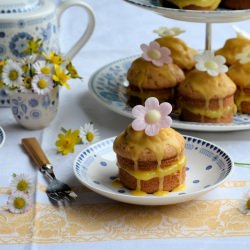 Little Victoria Lemon Daisy Cakes - Recipe photo by Lavender and Lovage
