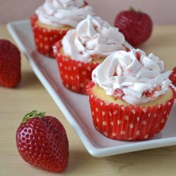 Fresh Strawberry Cupcakes - Recipe photo by Oishii Treats