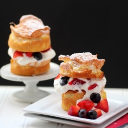 Mini Meringue Cakes - Recipe photo by PintSizedBaker