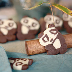 Vanilla and Chocolate Panda Cookies - Recipe photo by heoyeahyum