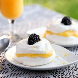 Lemon Pavlova - Recipe photo by snixykitchen