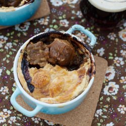 Beef and Dark Ale Pie - Recipe photo by sneige