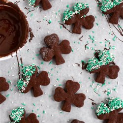 Salted Caramel Chocolate Shamrocks - Recipe photo by ButtercreamBlondie