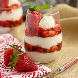 Strawberry Cheesecake Parfaits - Recipe photo by thatskinnychickcanbake