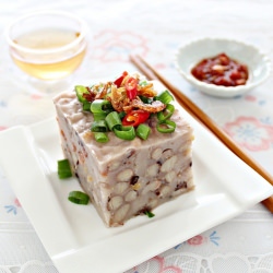 Steamed Black Eye Bean Cake - Recipe photo by Anncoo