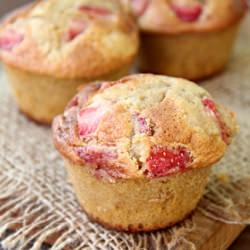 Strawberry Maple Corn Muffins - Recipe photo by K.abc
