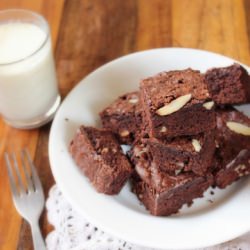 Almond Brownies - Recipe photo by Lavi