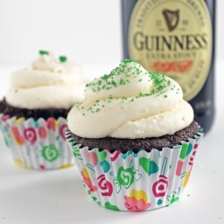St. Paddy's Day Cupcakes - Recipe photo by kellzvb