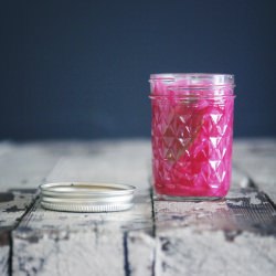 Pink pickled onions - Recipe photo by HMMessinger