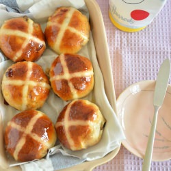 Hot Cross Buns - Recipe photo by jothetartqueen