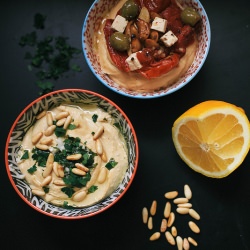 The Best Smooth & Basic Hummus - Recipe photo by thebakingbird