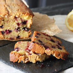 Lemon, Almond & Red Fruits Tea Cake - Recipe photo by coukine