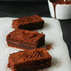 Vegan Chocolate Cake Bars - Recipe photo by Parttimechef